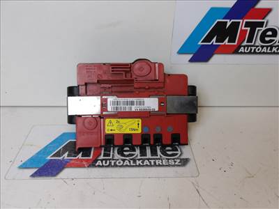 [GYÁRI HASZNÁLT]  BMW E 81 / E 87 +LCI  Akumlátor rögziő csatlakozó 